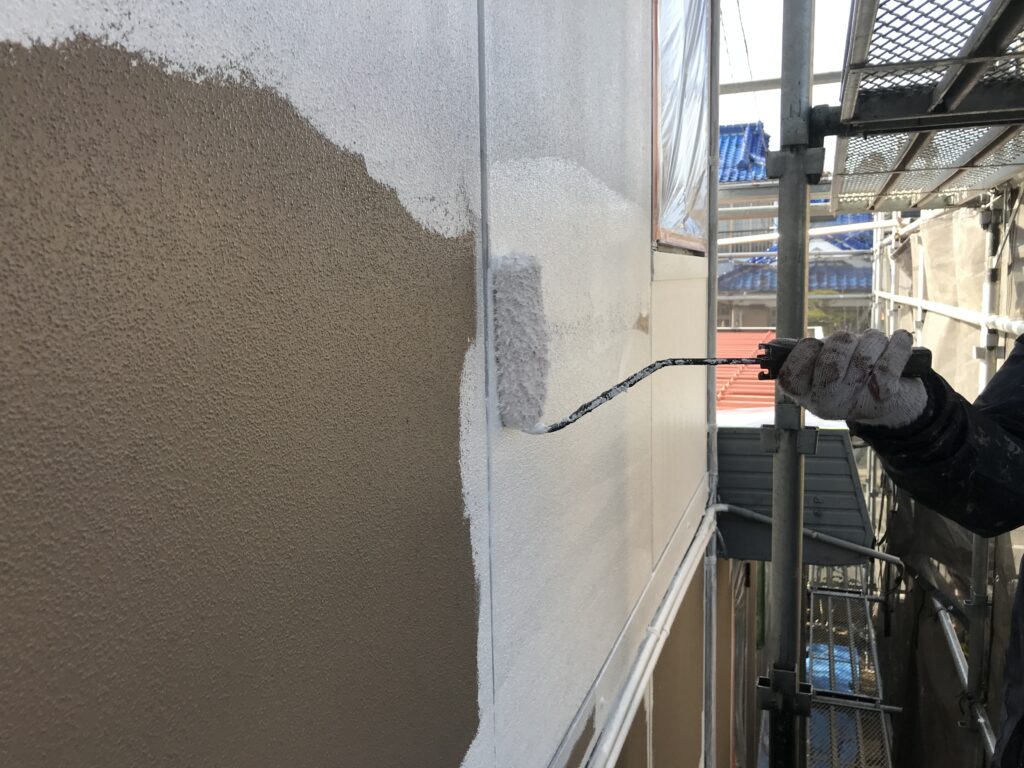 下塗り１回目です。